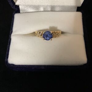 Blue sapphire ring